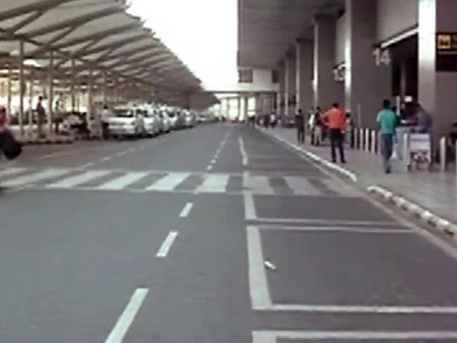 ملک کے ہوائی اڈوں پر گزشتہ سال 32 کروڑ روپے کے سامان چھوڑ گئے مسافر