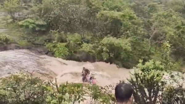 مہاراشٹر: لوناوالا کے بھوشی ڈیم میں سیلاب سے ایک ہی خاندان کے 5 افراد بہہ گئے