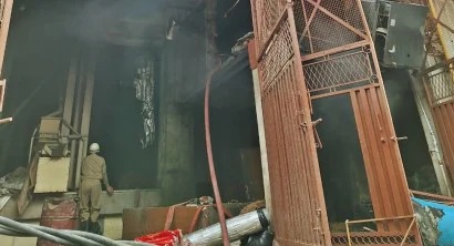 دہلی کے نریلا میں فیکٹری میں آگ لگنے سے تین افراد ہلاک ، چھ زخمی