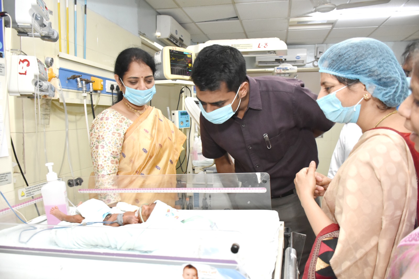 حیدرآباد: کلکٹرنے کیا نیلوفر اسپتال کا دورہ 