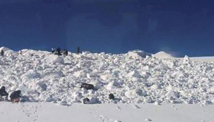 سیاچن میں برف کے تودے کی زد میں آیا فوج کا گشتی دستہ ؛ ایک نوجوان کی موت، 1 لاپتہ
